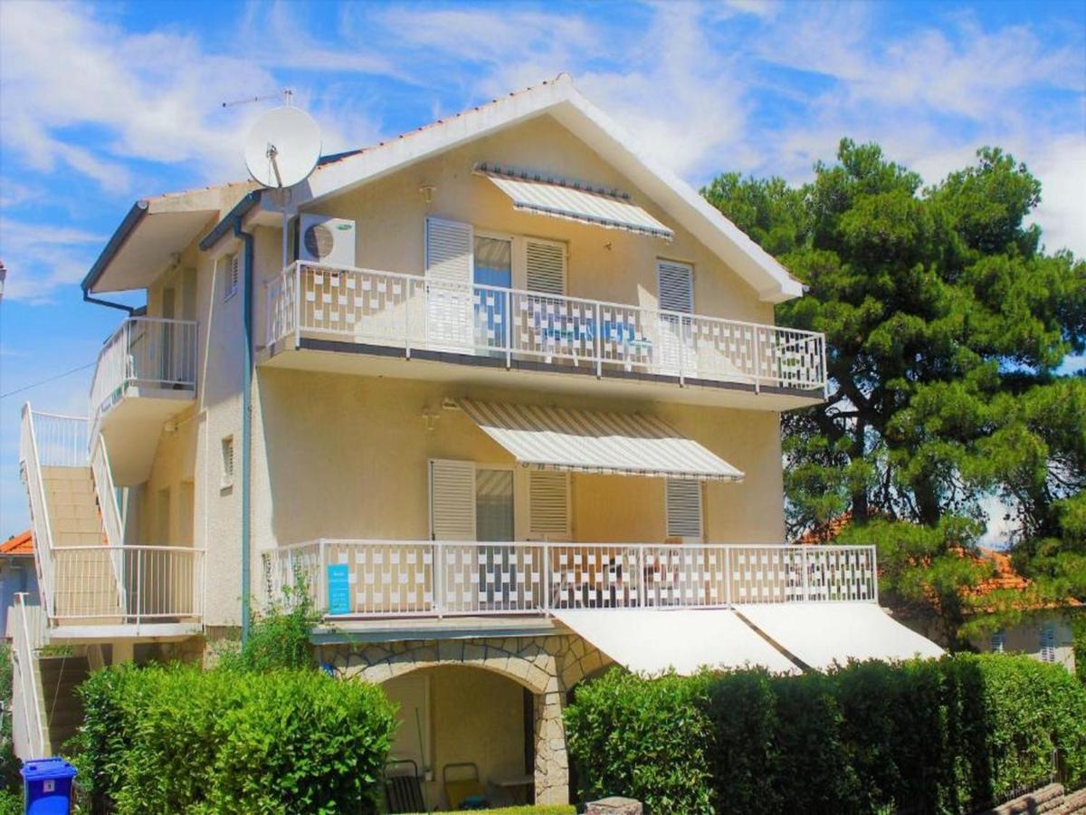 Apartmani Lucia Biograd Biograd Na Moru Eksteriør bilde