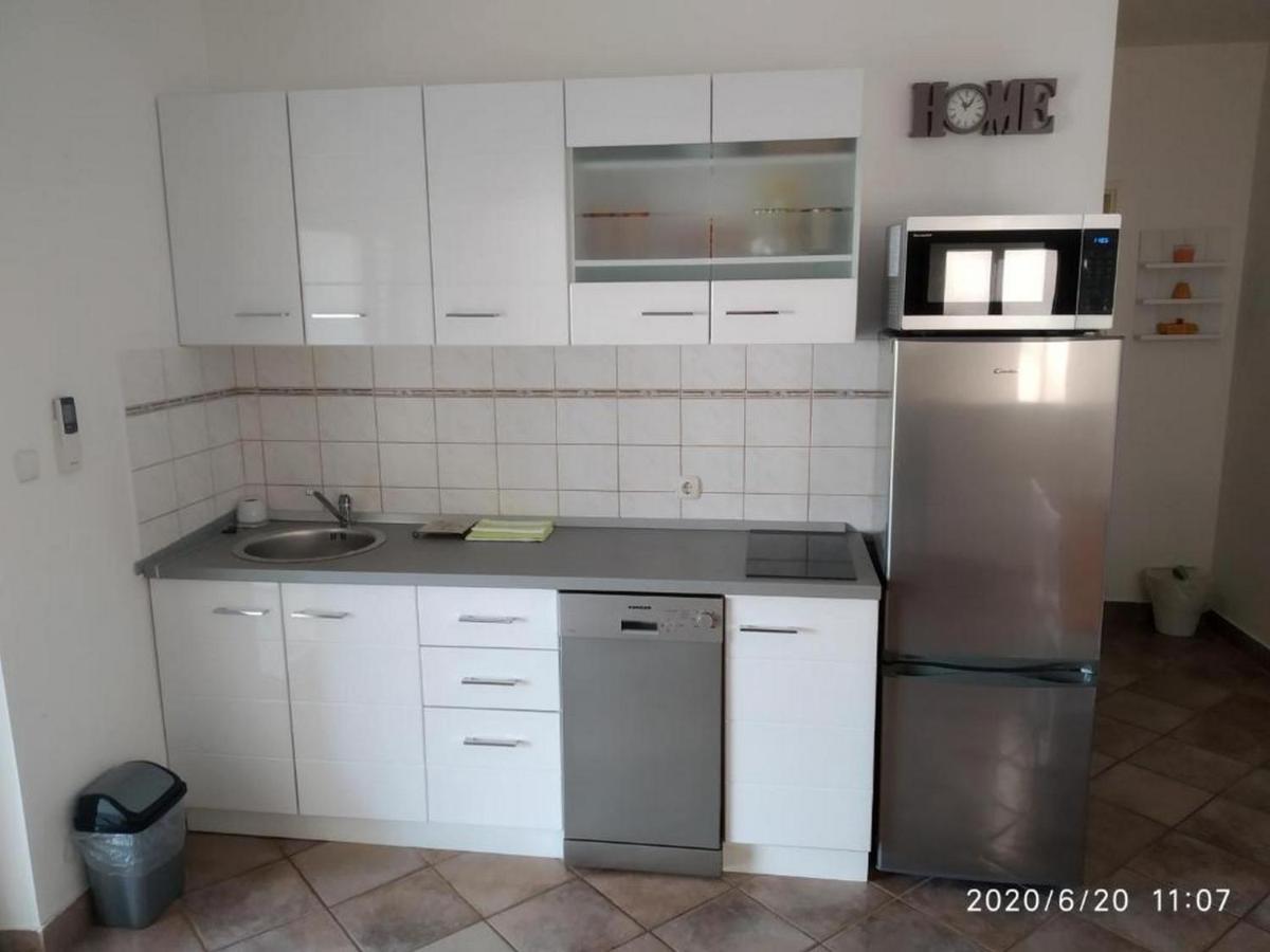 Apartmani Lucia Biograd Biograd Na Moru Eksteriør bilde