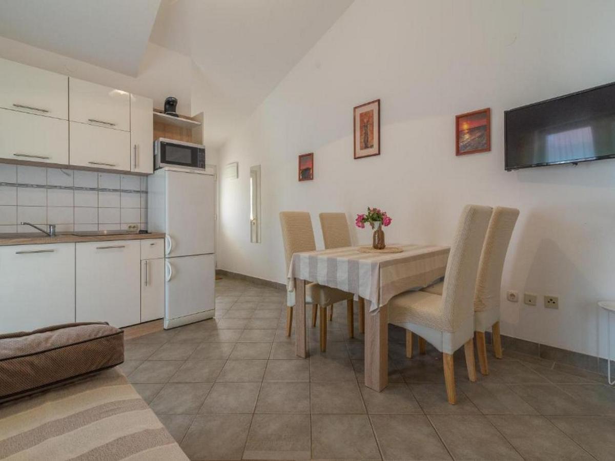 Apartmani Lucia Biograd Biograd Na Moru Eksteriør bilde