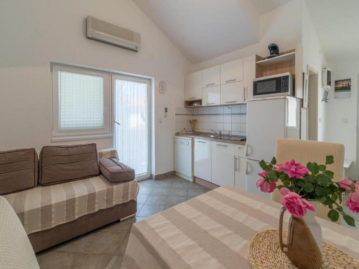 Apartmani Lucia Biograd Biograd Na Moru Eksteriør bilde