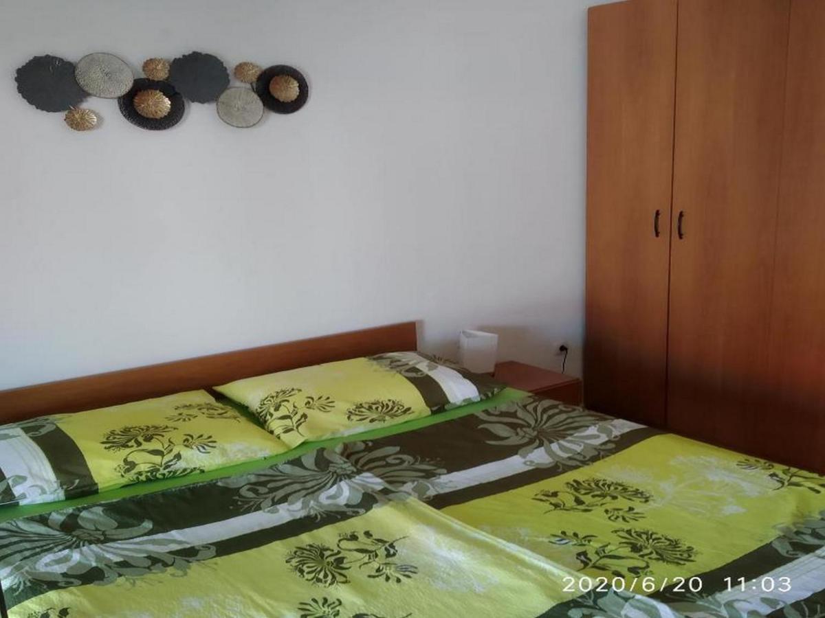 Apartmani Lucia Biograd Biograd Na Moru Eksteriør bilde