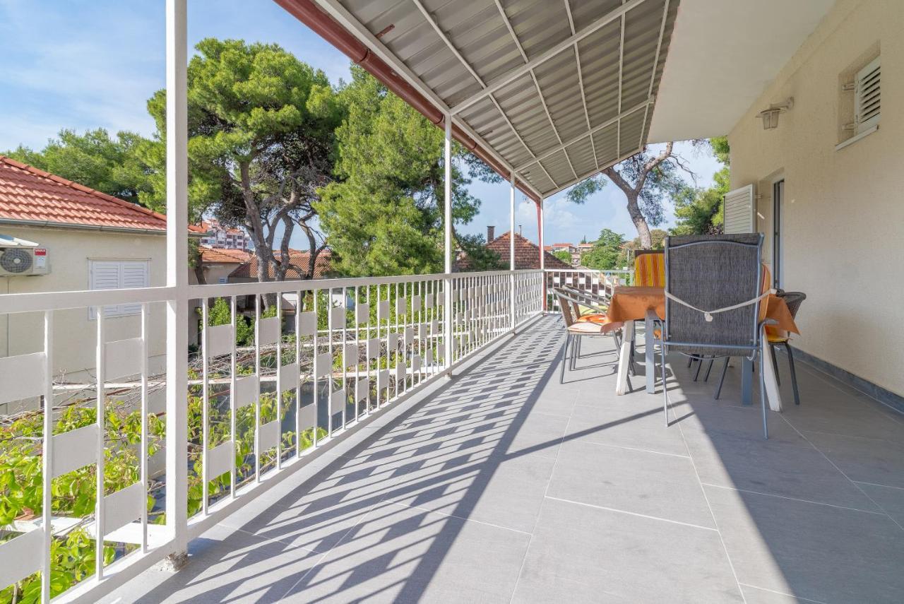 Apartmani Lucia Biograd Biograd Na Moru Eksteriør bilde