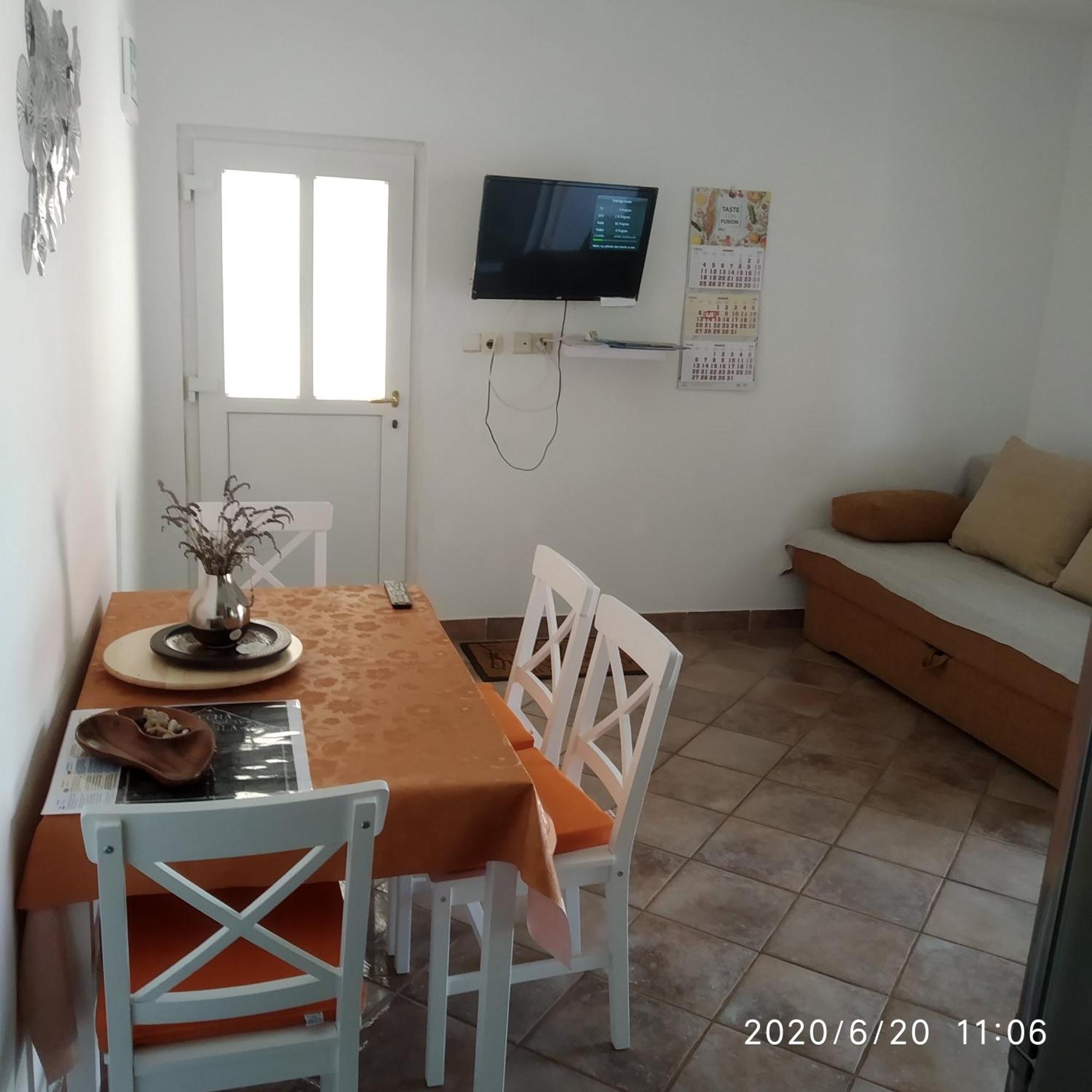 Apartmani Lucia Biograd Biograd Na Moru Eksteriør bilde